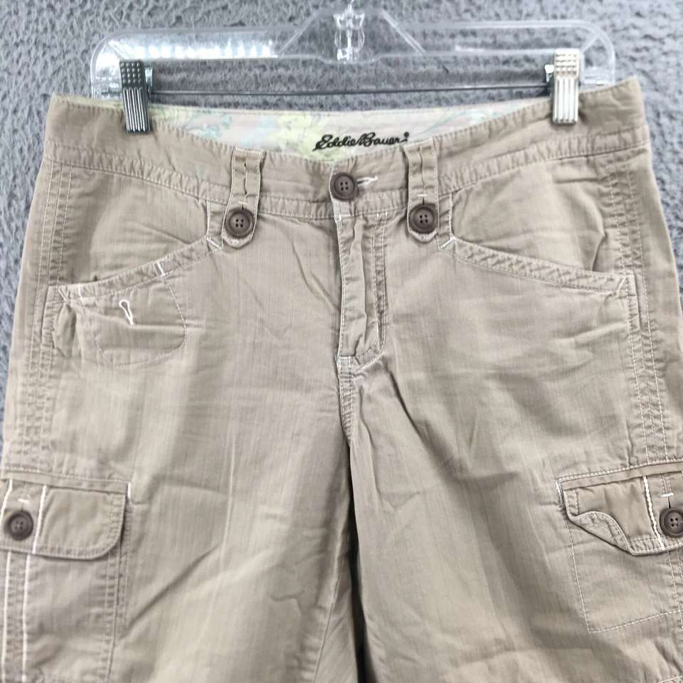 Eddie Bauer Cargo Shorts Womens 6 (actual 31x20) Beige Cotton Mid Rise Zip Fly - Image 2 of 4
