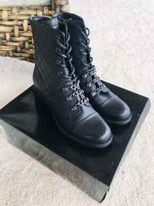 guess quilted boots