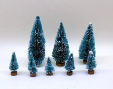 Set 8 Mini Green Sisal Bottle Brush CHRISTMAS Trees w/ Snow Frost Village Putz