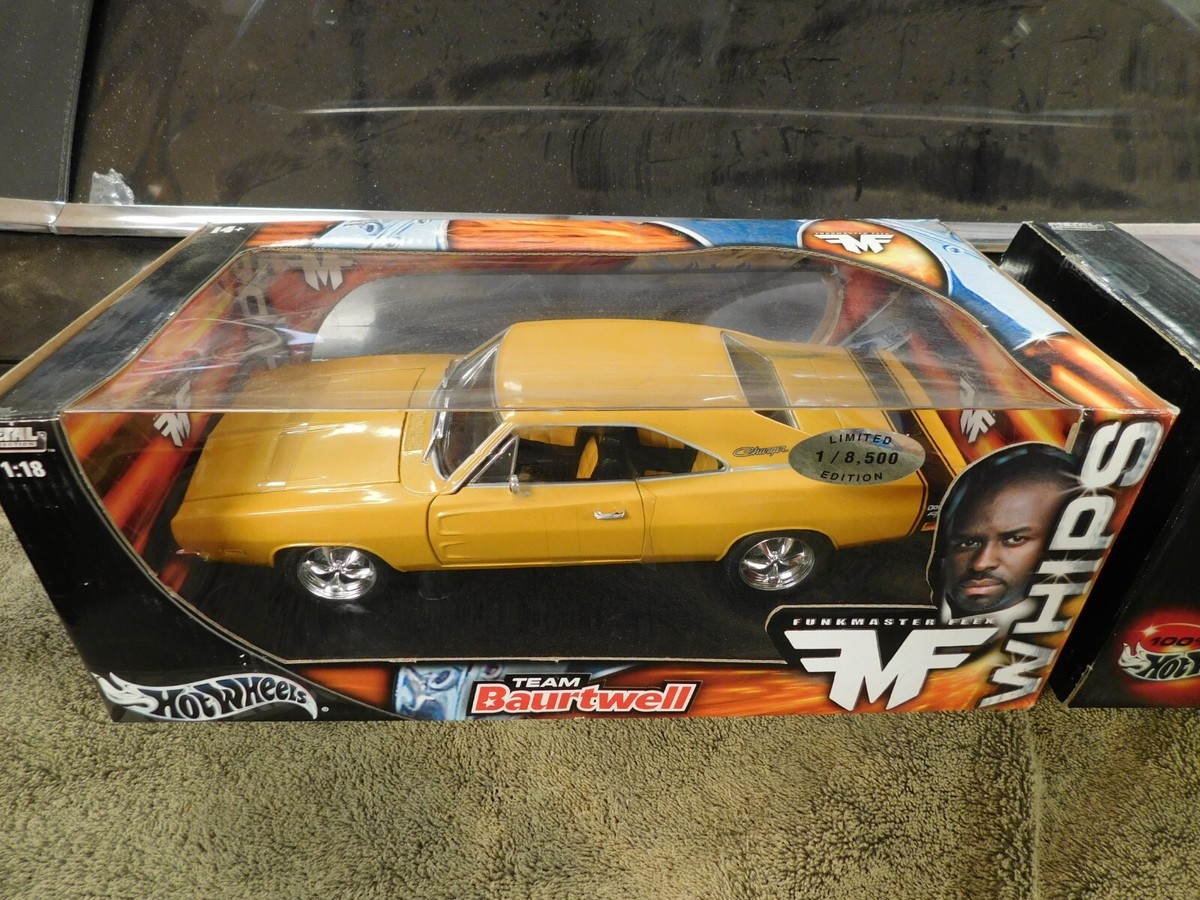 HOT WHEELS Limited Edition 1:18 '69 Dodge CHARGERS (1) of Each