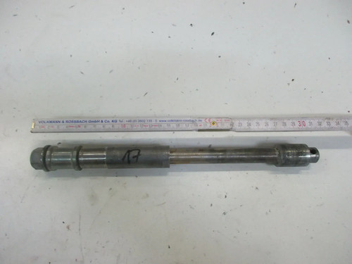 O1. Honda VF 750 S RC07 SABRE V45 Steckachse hinten Achse Hinterrad Axle Felge