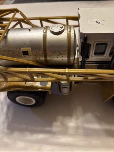 SpecCast KZCO 1:28 Ag-Chem Terra Gator 1664t Liquid Sprayer serial #409 Model - Picture 4 of 24