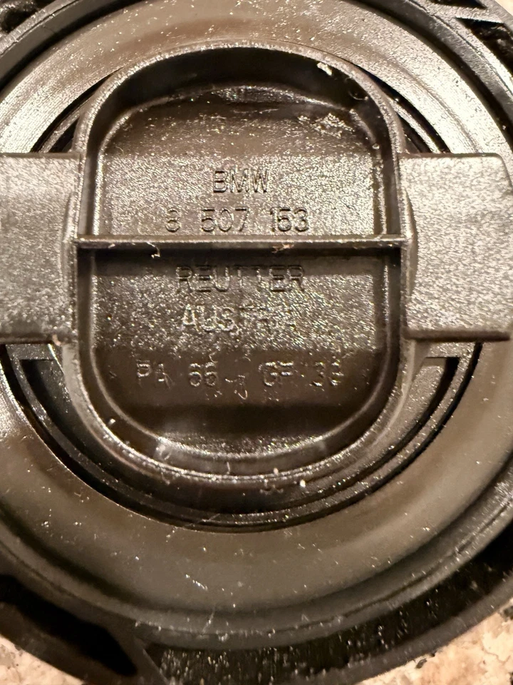 Tapa de aceite de motor BMW 2009-2016 BMW 528i, 535I F10 8507153 Foto 3 de 4