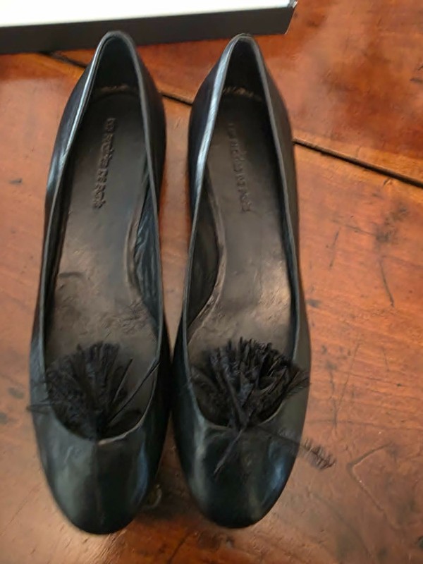 NIB LEATHER LES PRAIRIES DE PARIS POMP'S AGNEAU MARINE 9.5 (RUNS NARROW?)