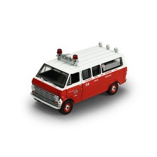 GreenLight 67070-B 1:64 1969 Ford Econoline Ambulance - Los Angeles Fire Departm