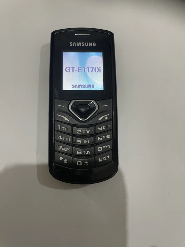 Samsung GT-E1170i Black (Unlocked) Mobile Phone, photo 4 of 4