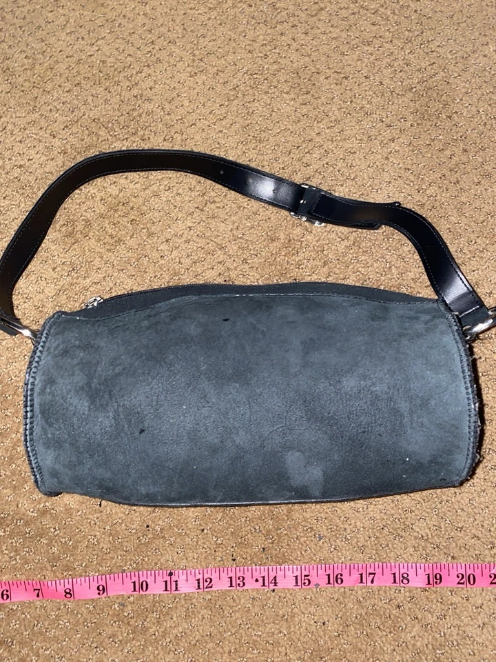 UGG Australia 麂皮剪羊毛夏尔巴羊皮桶卷手袋黑色 — 第 3/4 张图片