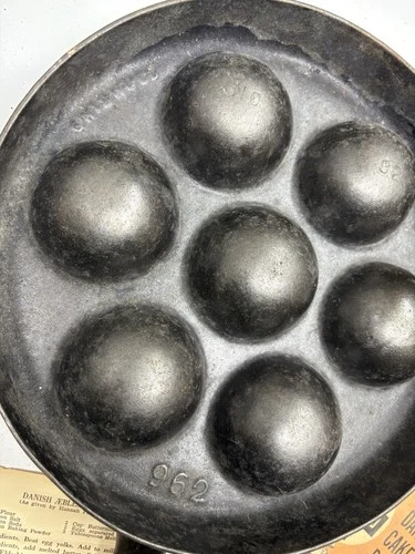 Griswold/Wagner NOS Abelskiver Cast Iron Pan With Sales Hang Tag And Recipes.