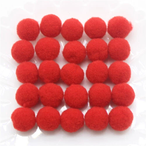 Pompom rossi per hobby creativi
