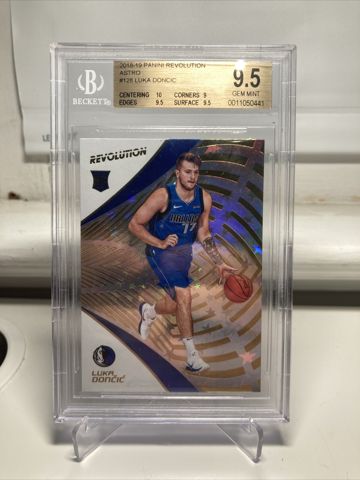 Luka Doncic revolution astro 2018-19 rc bgs 9.5🔥📈