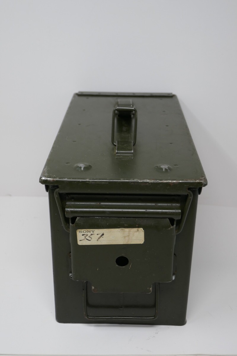 N335　8 FUZES PD M557　LOT MA-36-12　LOADED Vintage 1968 Vietnam Era US Military Ammo Box N335 8 FUZE PD
