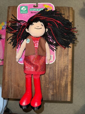 BNWT Manhattan Toy Vintage SCOUT 2007 TROOP GROOVY GIRLS DOLL STRONG SIERRA
