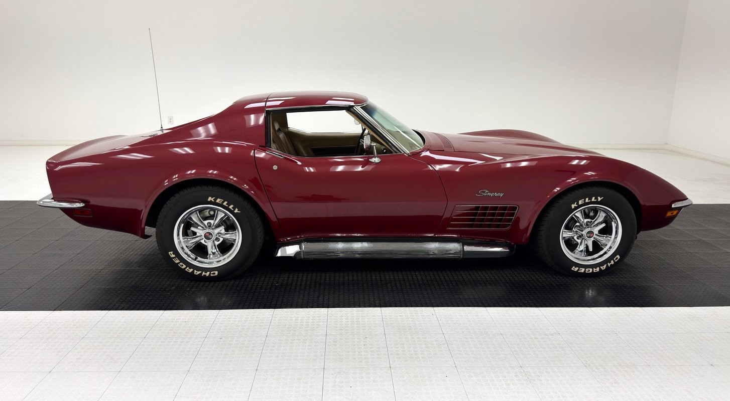 1970 Marlboro Maroon Metallic Chevrolet Corvette   | C3 Corvette Photo 9
