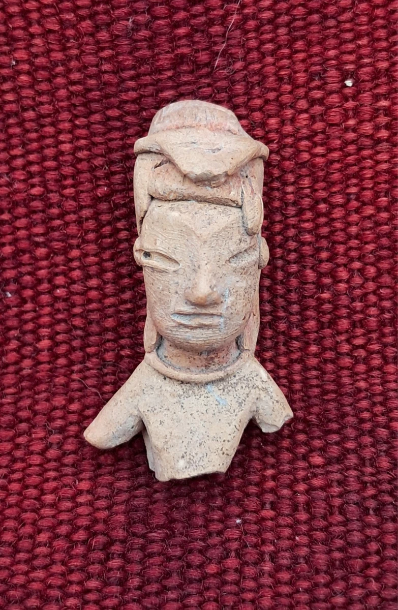 MEXIQUE. Buste de statuette en terre cuite - Archéologie