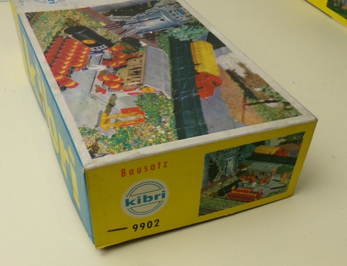 Kibri 9902 Oil Barrels Filling Station fuel depot kit - HO suit OO(w) - Foto 3 di 3
