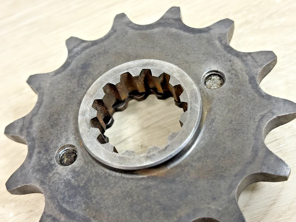 Piñón de cadena del motor delantero Ducati 620 695 800 S2R Monster 14T Foto 4 de 4