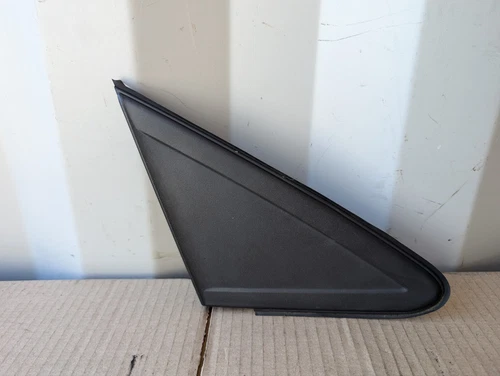 FORD FOCUS MK2 DRIVERS SIDE RIGHT OFFSIDE WING TRIM 4M51A16003 2004-2011  E24