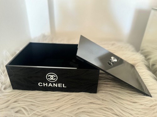 Luxury Chanel Makeup Storage Box With Beautiful Imitation Diamond Lid |VERY RARE - Picture 8 of 10