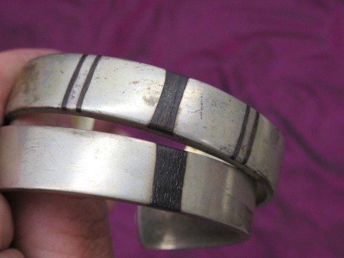 2 vintage / handmade heavy Sterling cuff bracelets Ethnic Tribal ebony wood - Picture 7 of 7