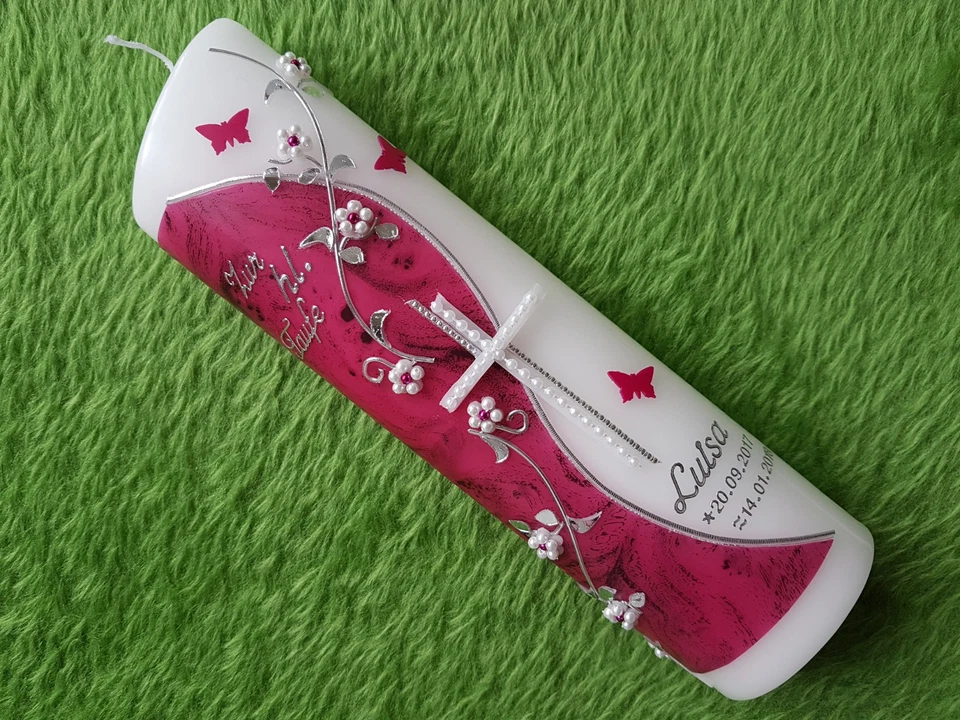 HANDARBEIT Handverzierte Taufkerze Mädchen Schmetterlinge