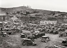 DICK'S AUTO WRECKING IRON AND METAL 1942 JUNK YARD CARS 5x7 REPRINT