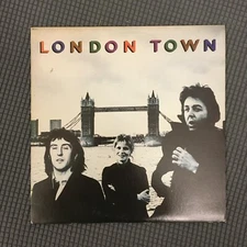 LP 1978 Wings London Town SW-11777 W/ Poster on Capitol 