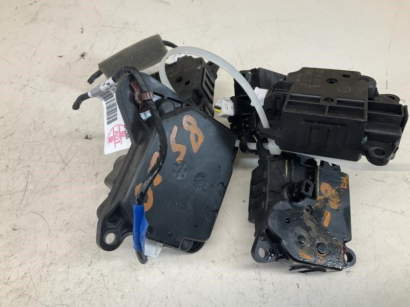 15 16 17 18 19 INFINITI QX60 LUXE A/C Heater Blend Door Flap Actuator