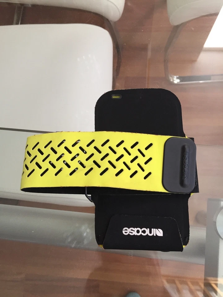 Brazalete deportivo INCASE iPhone 6 o 6S correr gimnasio venta al por menor $40 Foto 3 de 4