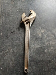 CRESCENT 18'' Adjustable Wrench CRESTOLOY MADE IN USA CAP 2-1/16” Tapered Handle