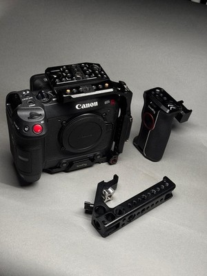 Canon EOS C70 4K Cinema Digital Camera + Cage + 2 Handles