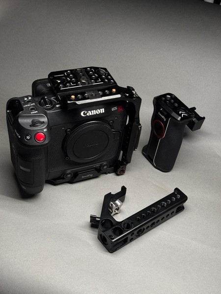 Canon EOS C70 4K Cinema Digital Camera + Cage + 2 Handles