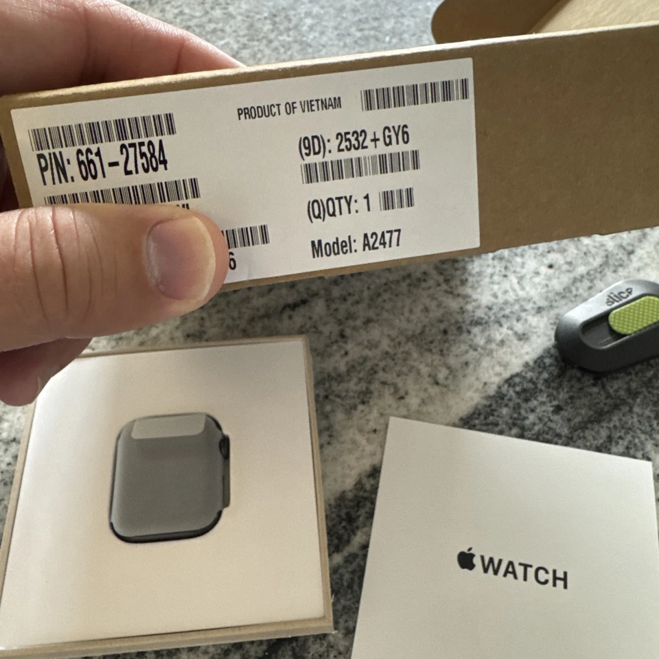 Apple Watch Titanium Edition Series 7, 45mm Space Black GPS with Cell - Image 4 of 4