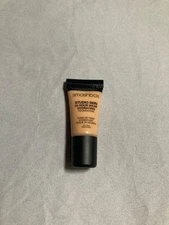smashbox studio skin 24 hour wear