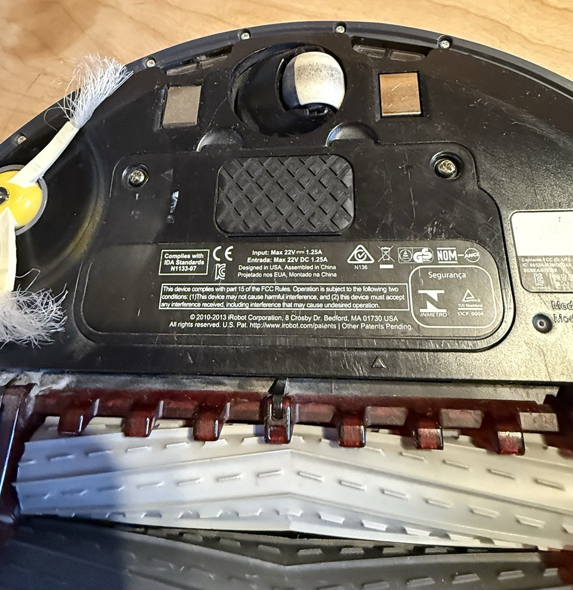 iRobot Roomba 880 Vacuum – No Battery-some defects-working-READ | eBay