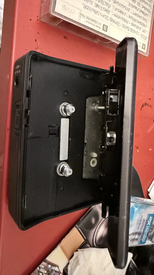 Sony WM-DD33 Walkman  - Image 3 of 4