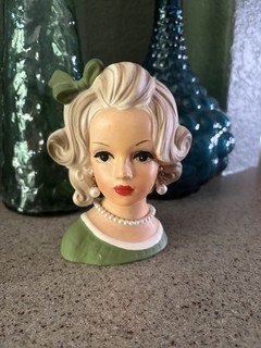 Vintage Lady Head Vase Green Bow Pearl Necklace Earrings Napcoware Napco C8499