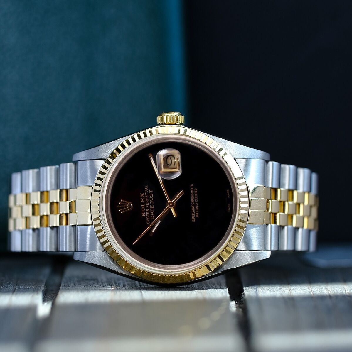 ROLEX MENS DATEJUST WATCH GOLD & STEEL BLACK DIAL FLUTED ROLEX MENS DATEJUST WATCH GOLD & STEEL BLACK DIAL FLUTED