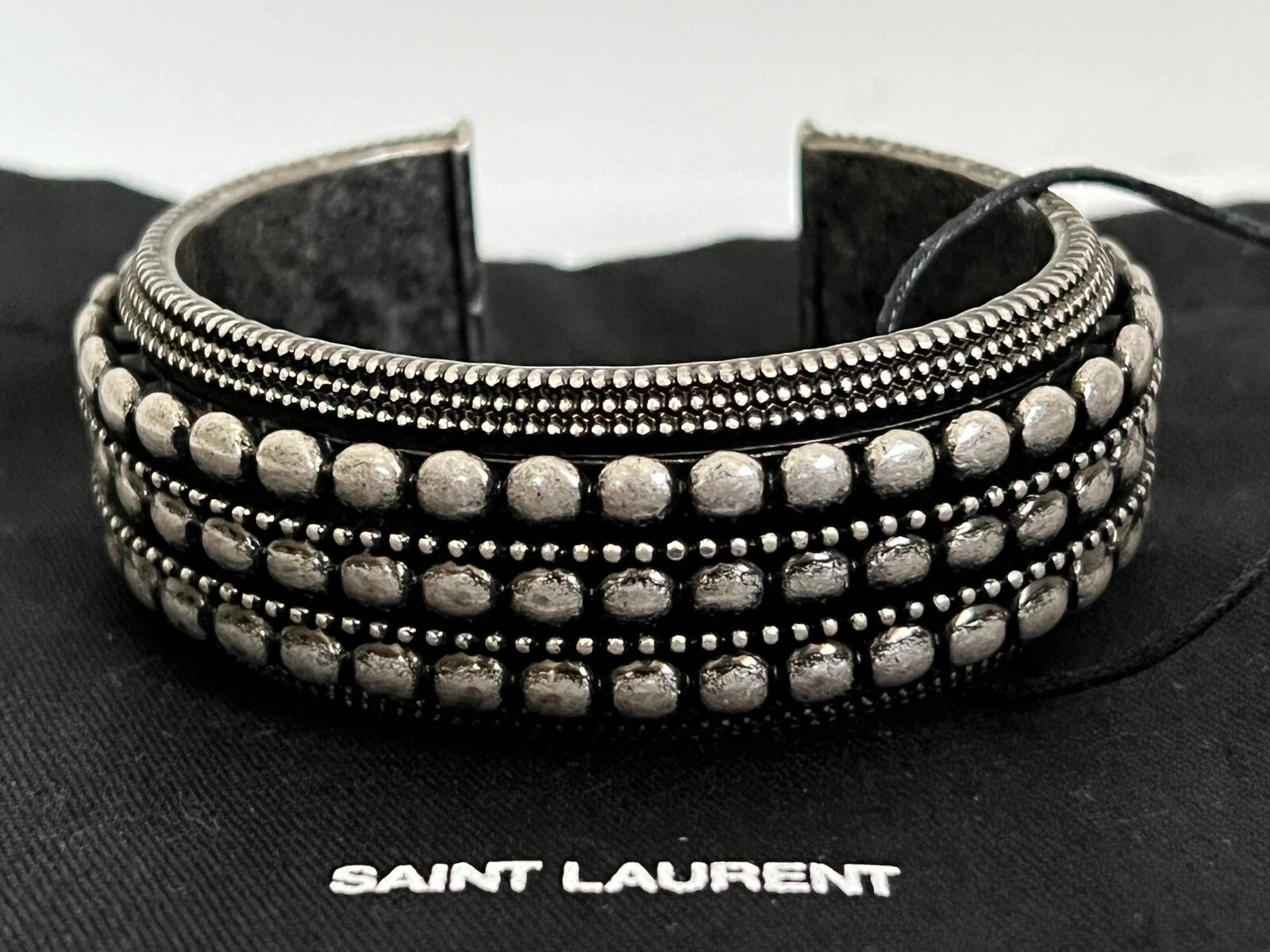 SAINT LAURENT (YSL) Bracciale Polsino Argento Antico Nuovo con Etichette Saint Laurent YSL Motivo Perline Marrakech $895