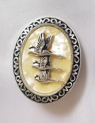 Scarf Ring Clip Holder ~ Flying Geese ~ Cream Pearlised Lucite ~ Silver Tone