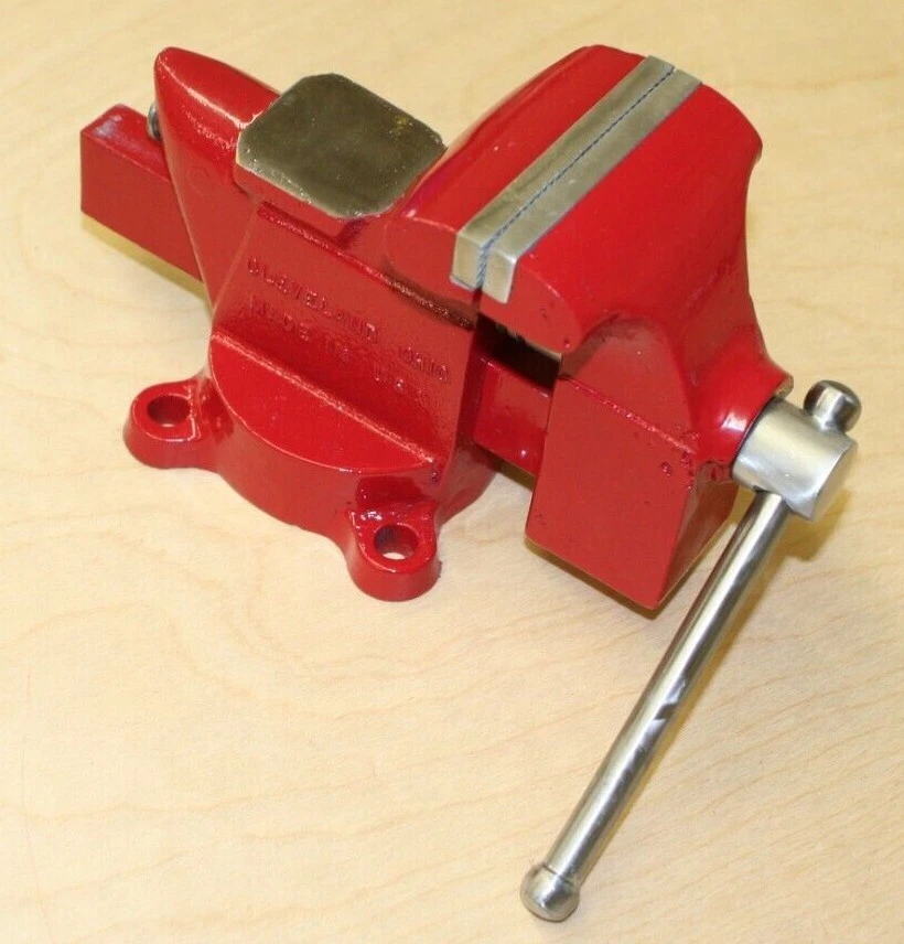 Tornillo de banco vintage restaurado Columbian D 33 1/2 EE. UU. 3 1/2" Foto 2 de 4