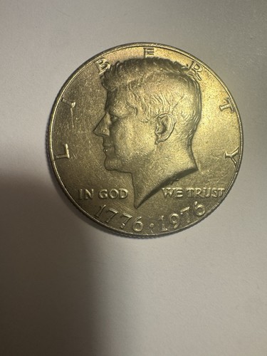 1776-1976 D Kennedy bicentennial half dollar - Picture 2 of 4