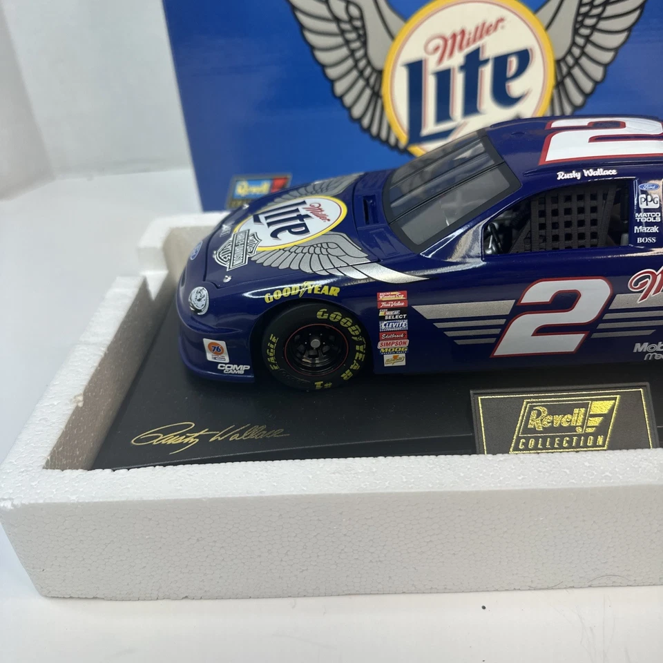 1999 Rusty Wallace #2 Miller Lite Harley Davidson 1:18 Revell NASCAR Diecast - Imagem 2 de 4
