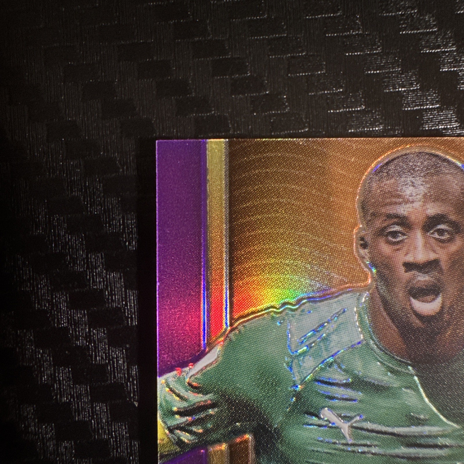 2015-16 Panini Select Yaya Touré Purple Auto Patch Jersey #19/25 JERSEY MATCH view 4
