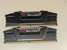 G.SKILL Ripjaws V Series 32GB (2 x 16GB) 288-Pin DDR4 SDRAM 3200 Desktop Memory