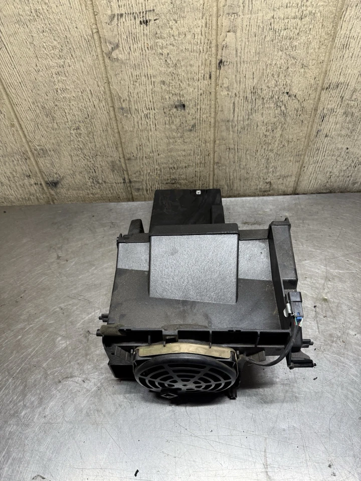 03-06 GM Tahoe Yukon Consola Central Bose Subwoofer Sub Altavoz Conjunto OEM Foto 2 de 4