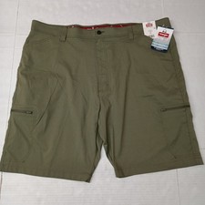 Wrangler All Terrain Cargo Shorts Men's Size 44 Green 10" Inseam Relaxed Fit