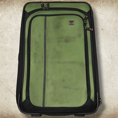 Victorinox Werks 4.0 Traveler 21” Wheeled Upright Expandable