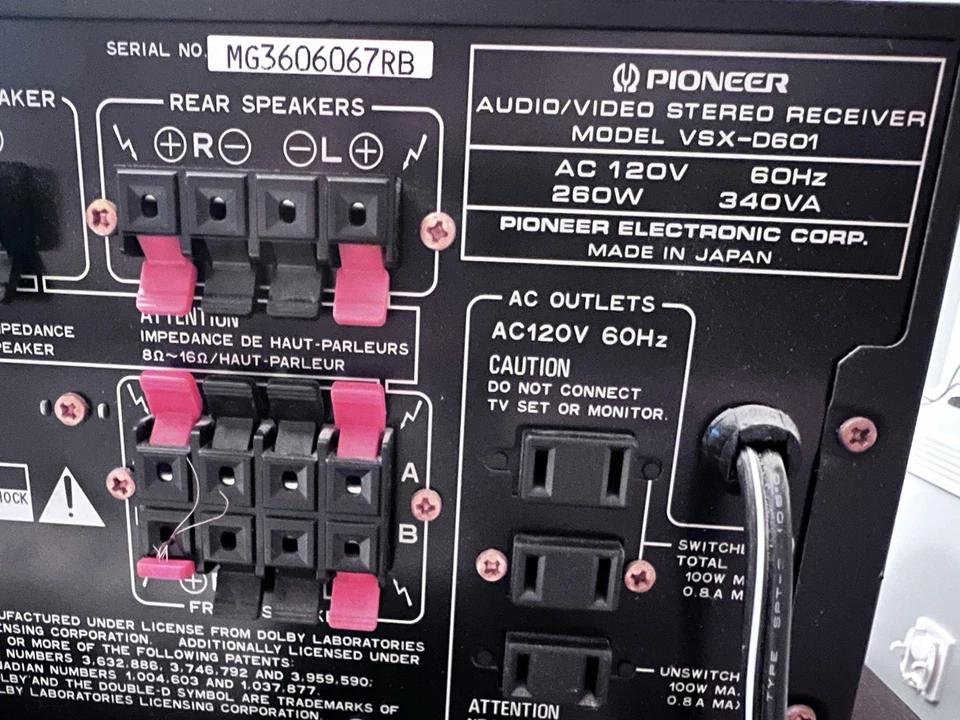 Pioneer VSX-D601 Audio - Video Stereo Receiver w/ Remote Bundle TESTED - Image 4 of 4