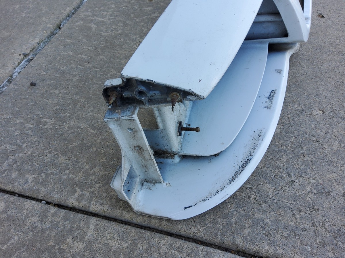 1998-2011 Ford Crown Victoria Vic P71 Front Header Panel Clip