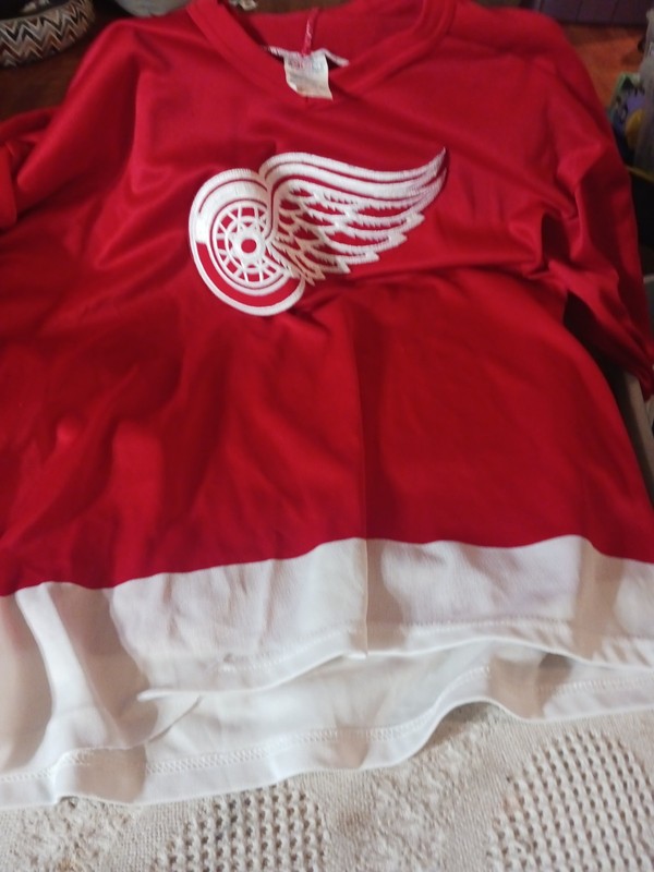Detroit Red Wings XL CCM Jersey